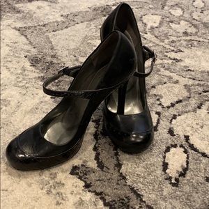 Guess Mary Jane style heels in black